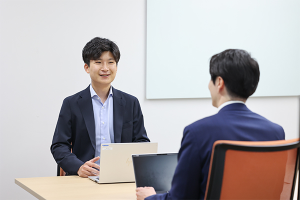 商談をしている時の様子